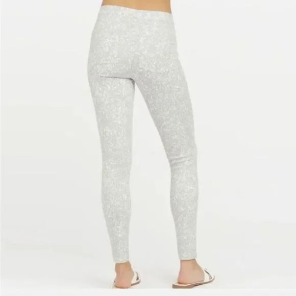 Spanx Ankle Jeanish Leggings in Speckled Grey New Size Large - Picture 2 of 7
